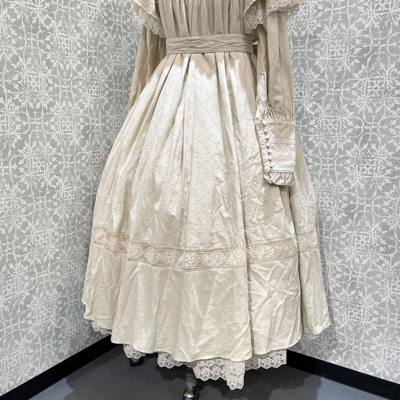 星箱Works】リリアンヌ姉妹 ワンピース(ロング丈)/P12101349 星箱Works】リリアンヌ姉妹 ワンピース(ロング丈)/P12101349