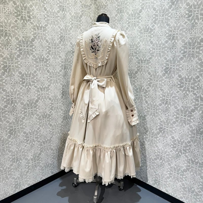 星箱Works】ジャスミン ヨークカラーワンピース/P33101034 星箱Works】ジャスミン ヨークカラーワンピース/P33101034
