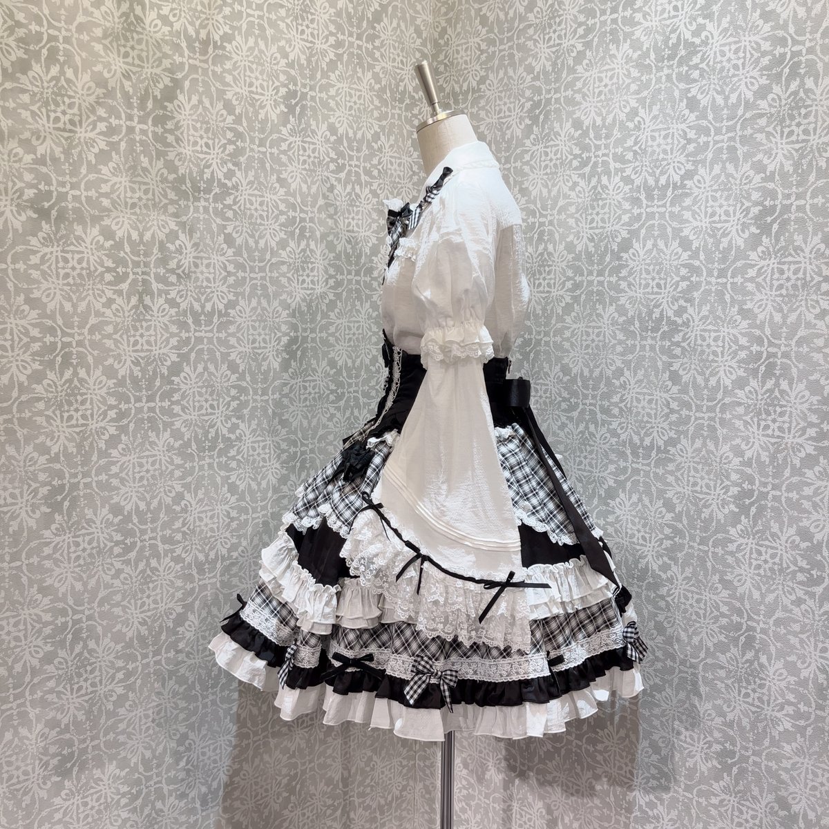 星箱Works】ホイップクリームホールケーキ コルセット風