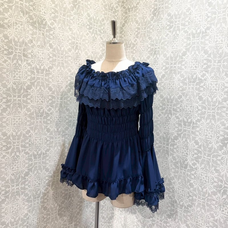 ATELIER-PIERROT】Shirring princess sleeve blous
