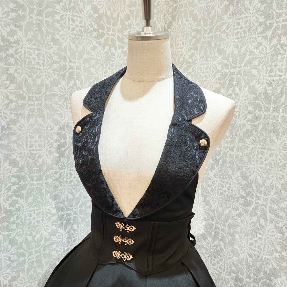 Amavelホルタージャンスカブラック Amavel / アンティークバックルホルターリボンジャンパー