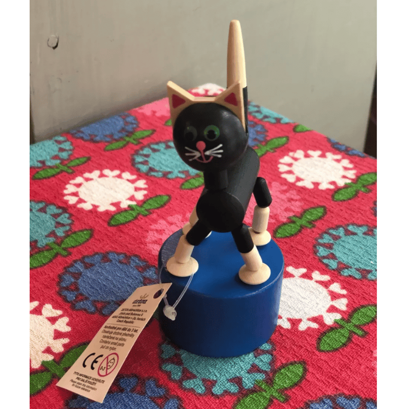 ヴィンテージ 木製オブジェ 旧東ドイツ製 仕立て屋さんと猫 【公式通販】