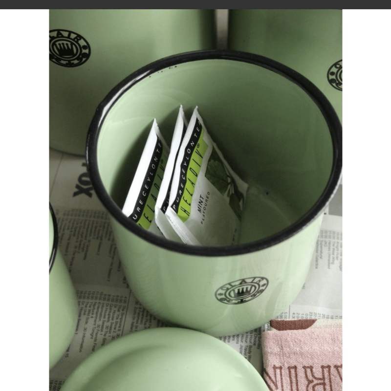 グリーン ホーロー キャニスター A 琺瑯 ポット | 世界の猫祭コチ