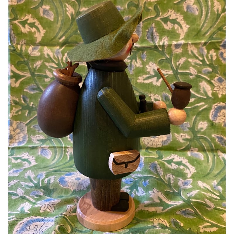 ドイツ クーネルト社 煙だし パイプ人形香炉 ハンター | 世界の