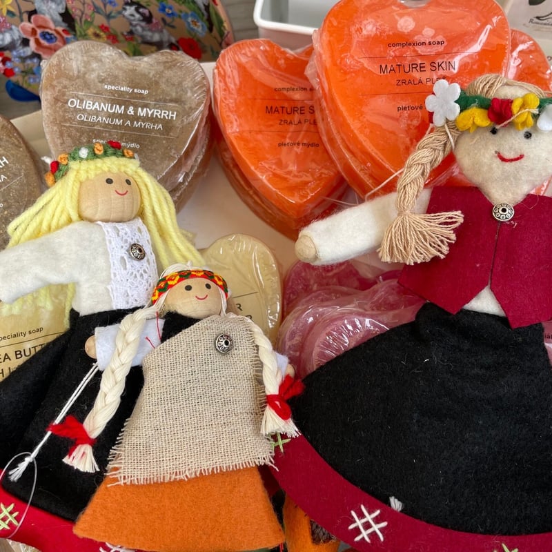 ラトビア 伝統手工芸 民族衣装 人形 ハンギングドール