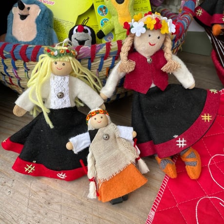 ラトビア　伝統手工芸　民族衣装　人形　ハンギングドール　オーナメント　バルト三国