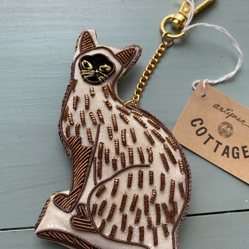 インド ザリ刺繍 シャム猫 キーホルダー 猫 | 世界の猫祭コチ