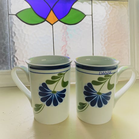 デンマーク『島の海辺に咲き乱れる花』　DANSK　マグカップ