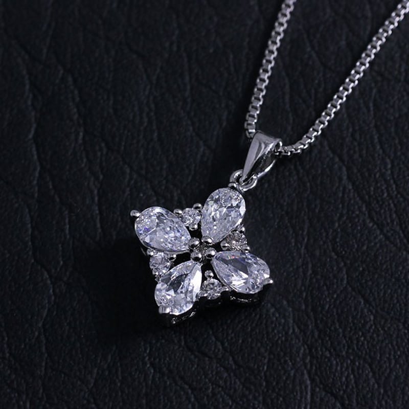 139Nl【高品質✨】クローバーネックレス　シルバー　四つ葉　幸運　大人かわいい 413OvJNut8L.jpg_BO30,255,255,