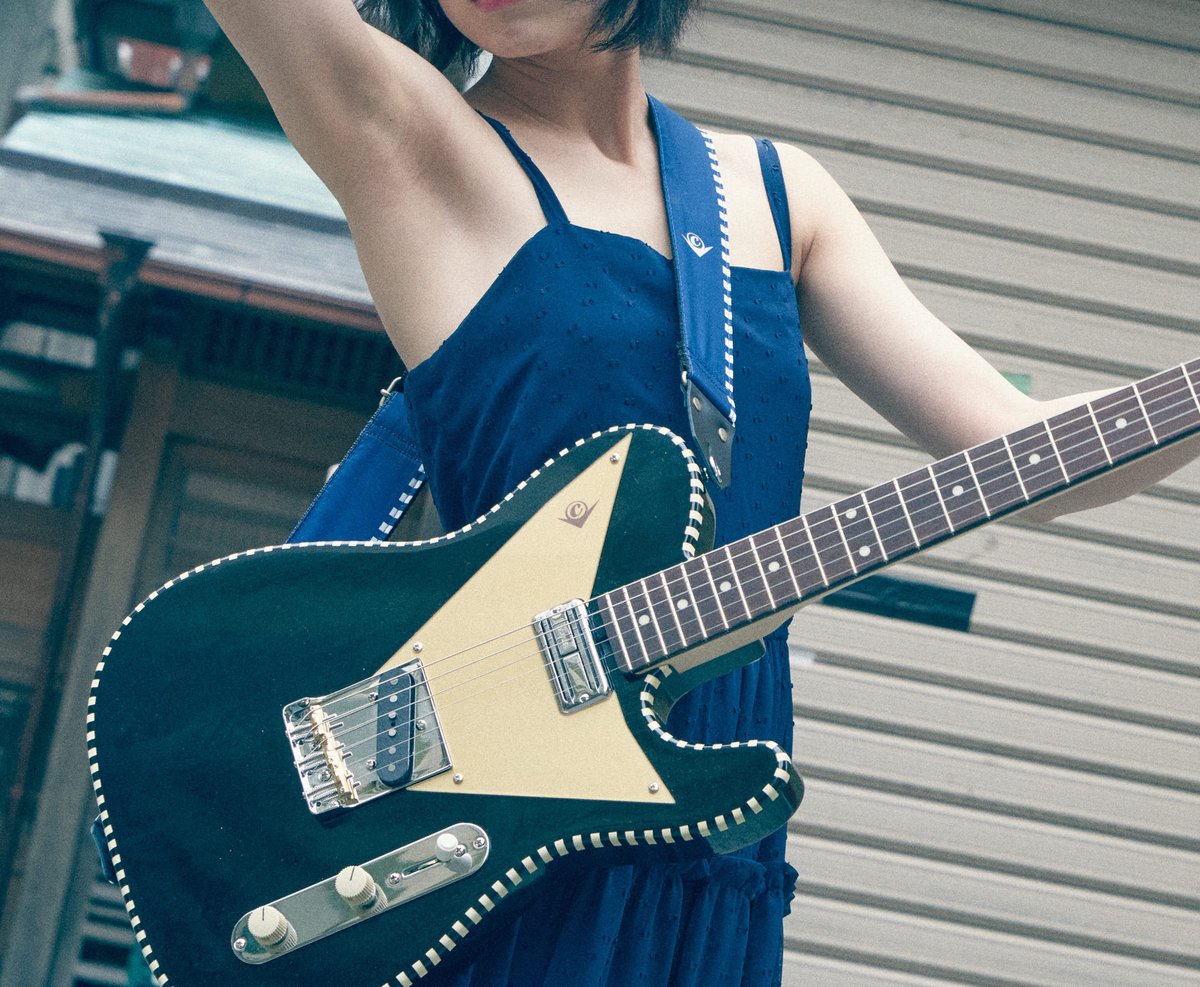 KARA ストラップ au限定】G'zOne TYPE-XX 2WAYストラップ＆マルチケース