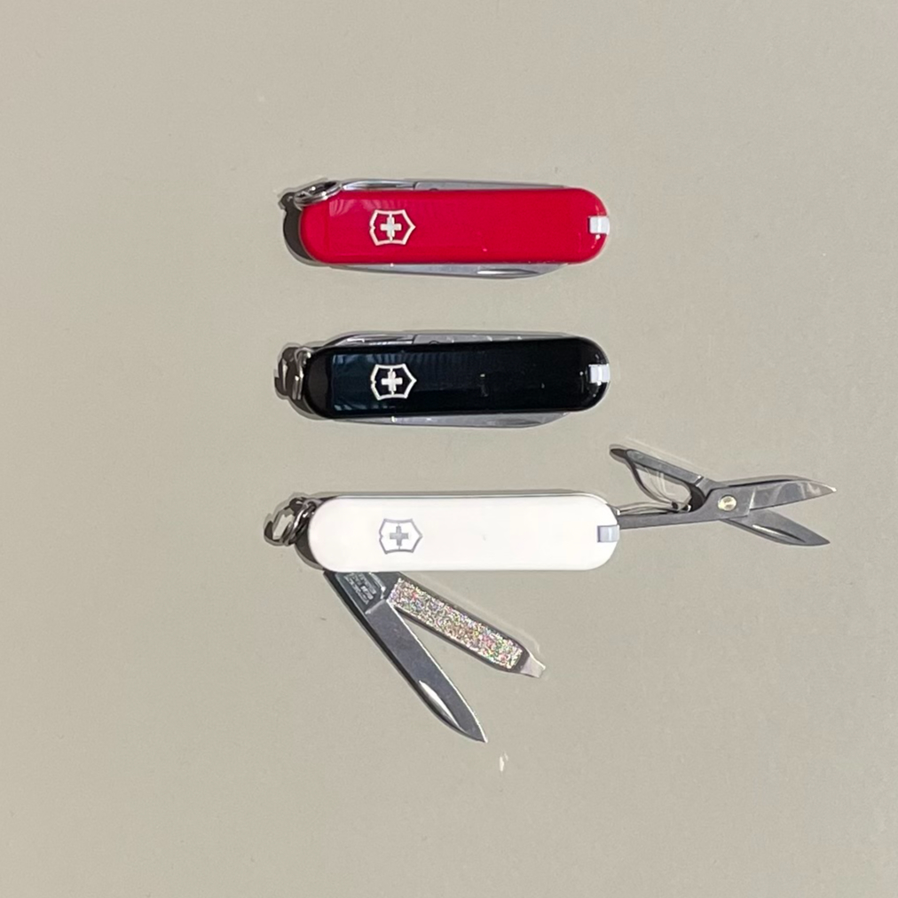 VICTORINOX クラシック SD<RED/BLACK/WHITE> | 758 Nan
