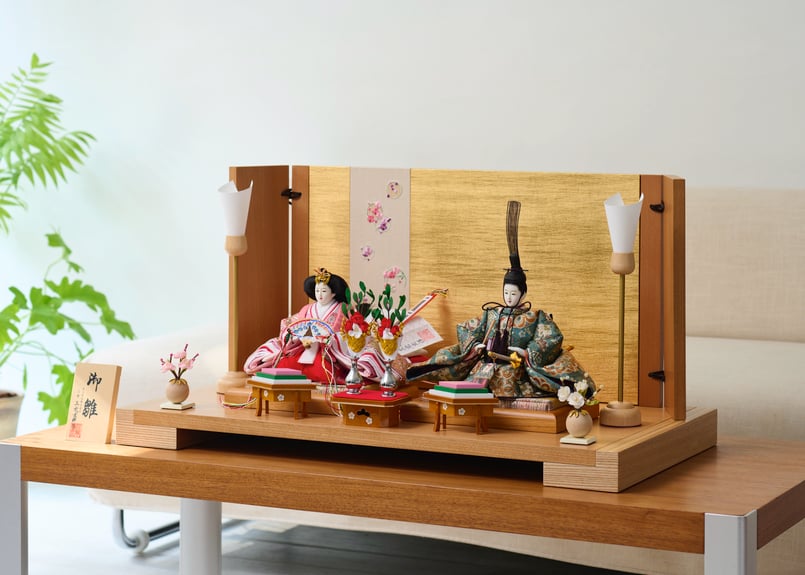 京都 雛人形 7段飾り　曽根人形　県知事賞　本物十二単　西陣織本刺繍金彩装飾 京都 雛人形 7段飾り 曽根人形 県知事賞 本物十二単 西陣織本