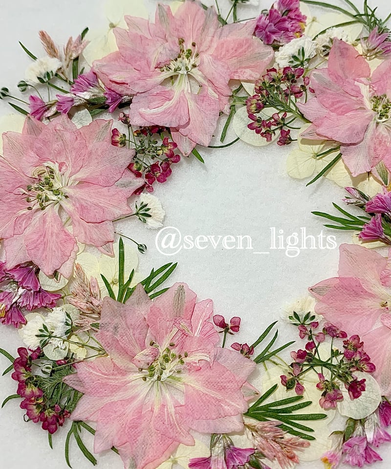 押し花額 『リース風』（ハンドメイド） ミニバラたっぷりのおしゃれなリース押し花額01 神戸六甲 優花