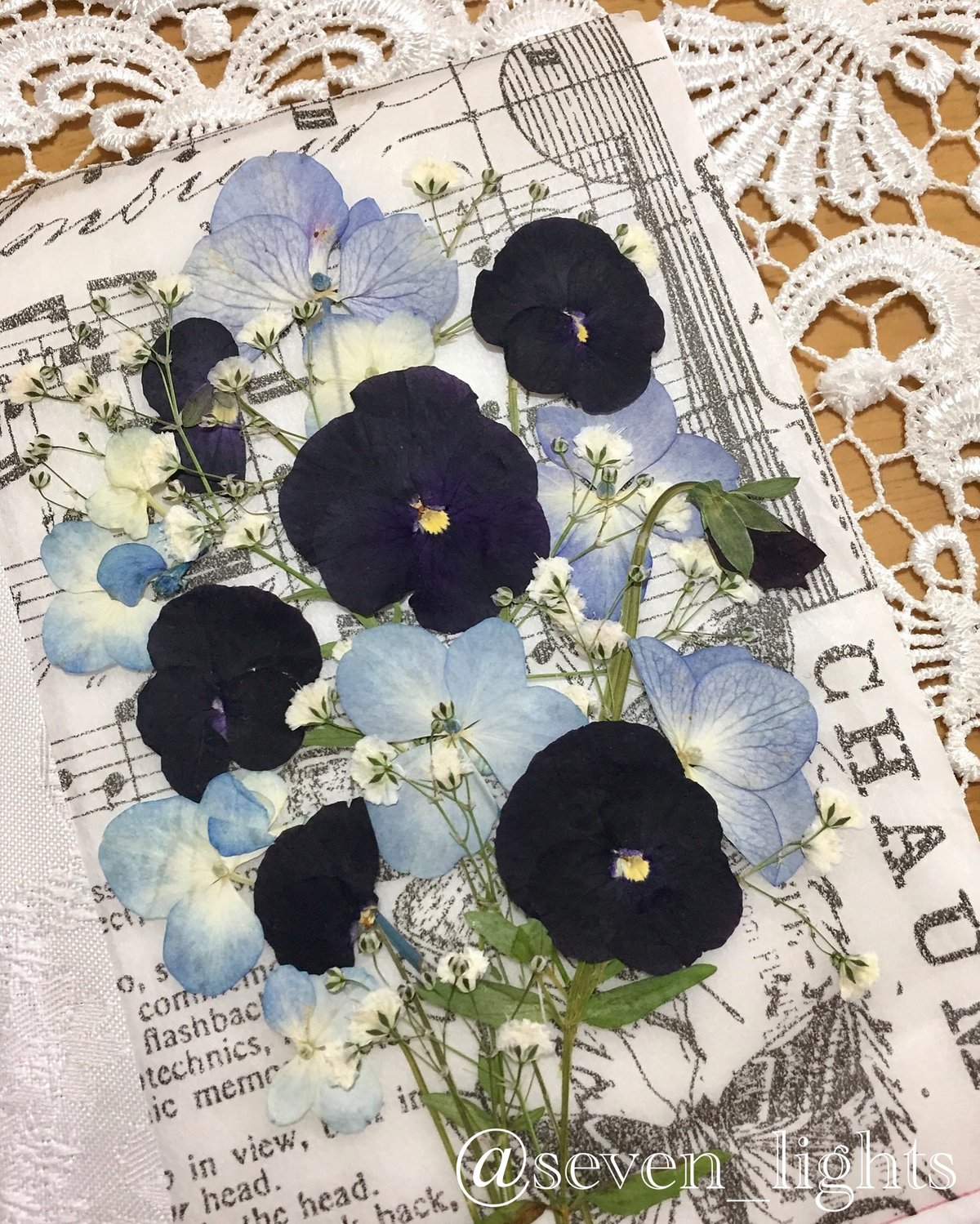 SAIKA ビオラと紫陽花の押し花アレンジS額 | 押し花 Shop