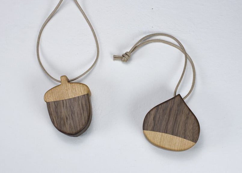 木の実のラトル 」～やさしさが伝わる木のおもちゃ 【 くり・どんぐり