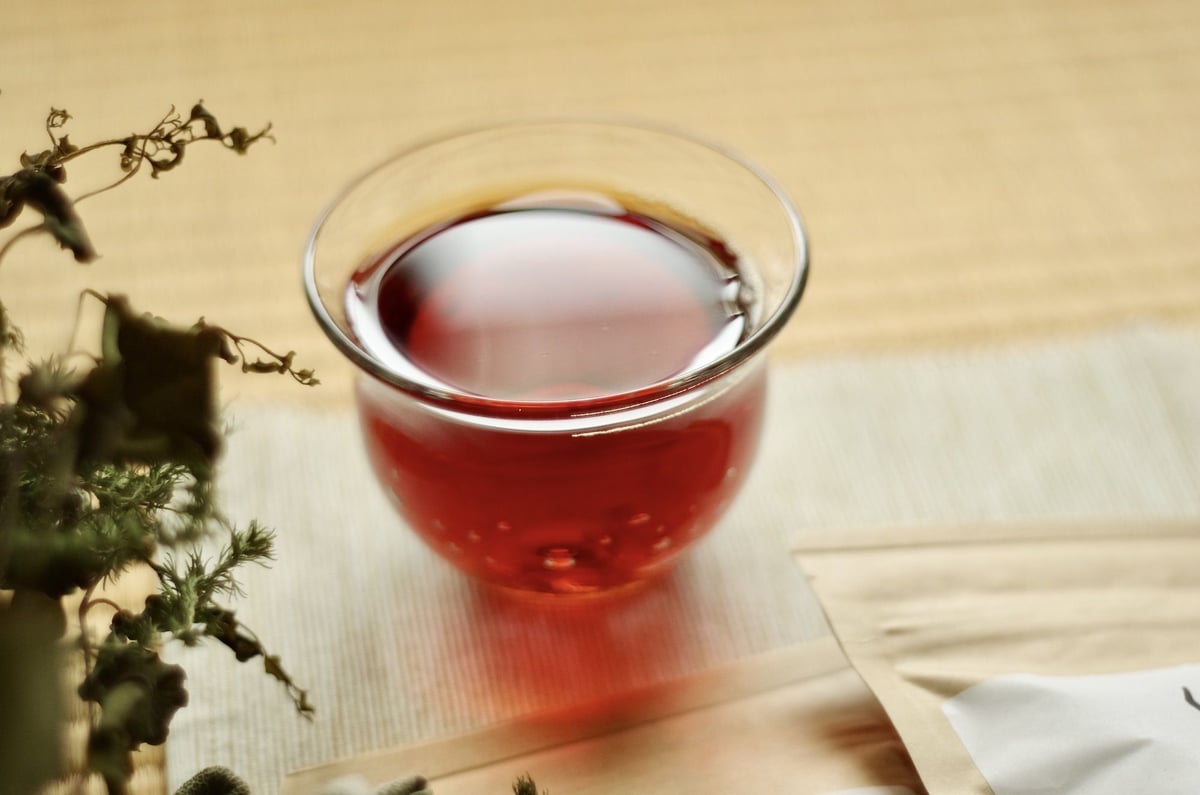 2種類の茶葉をブレンドした、優しい甘さの「和紅茶」！ホット