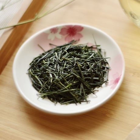 お茶の定期便！杉山貢大農園の高級品種さえみどりの被せ煎茶「貢大」10g