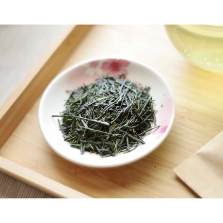 芽重型仕立ての上級煎茶リーフ「睦」 80g　水出し茶におすすめ！