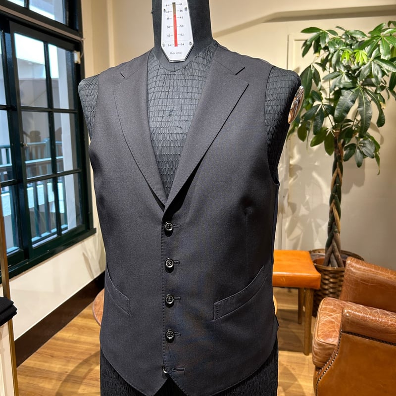 Dormeuil Mohair Navy 3P suit | Sartoria Raffani