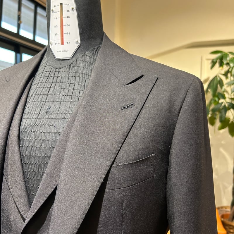 Dormeuil Mohair Navy 3P suit | Sartoria Raffani