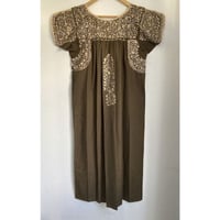 【大人サイズ】 サンアントニーノ刺繍のワンピース（黒×カラフル） 大人サイズ】サンアントニーノ刺繍のワンピース（黒×カラフル刺繍