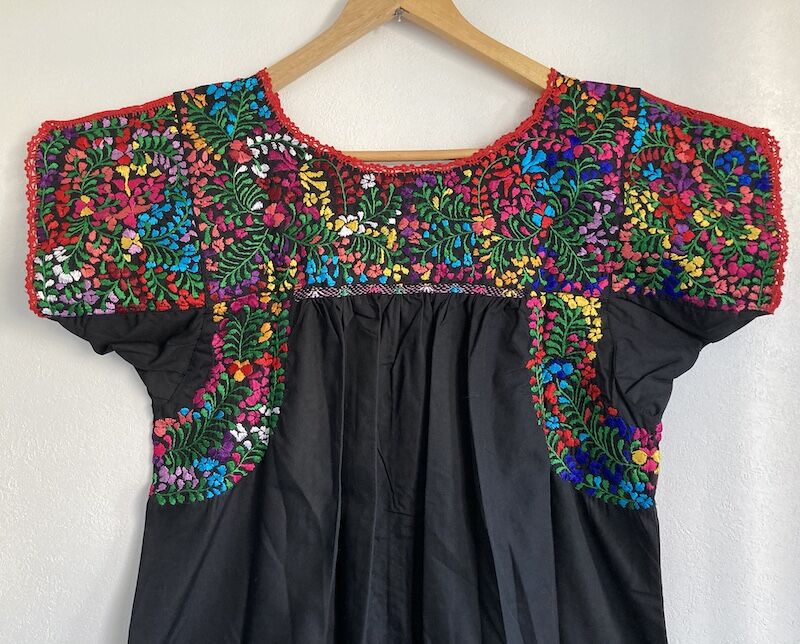 大人サイズ】サンアントニーノ刺繍のワンピース（黒×カラフル