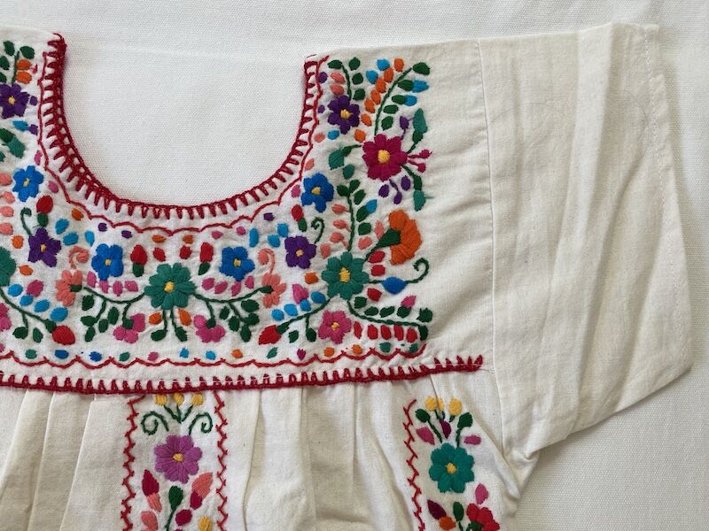 5-6歳サイズ】キッズ メキシカン刺繍のワンピース（コットン生成り 