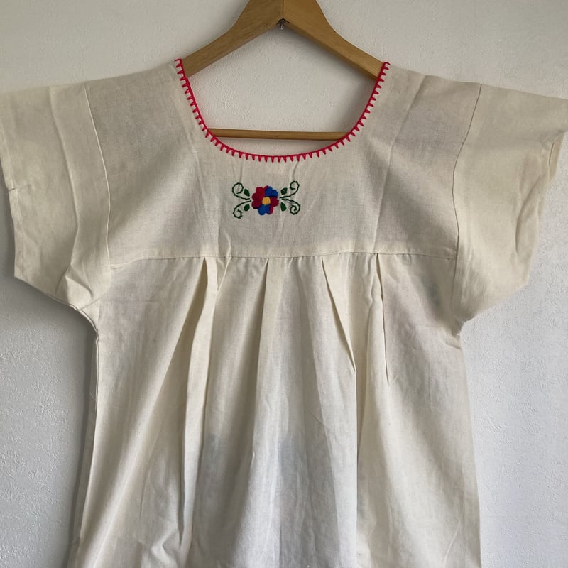 大人サイズ 】メキシカン刺繍 ワンピース（コットン生成り、首元ピンク 
