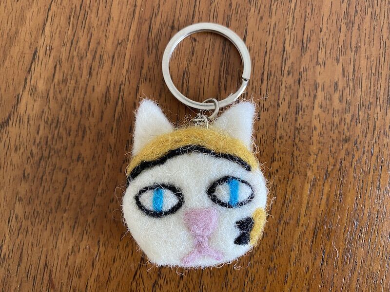 ネパールのフェルトキーホルダー（猫） | te to te． おやつと子どもの