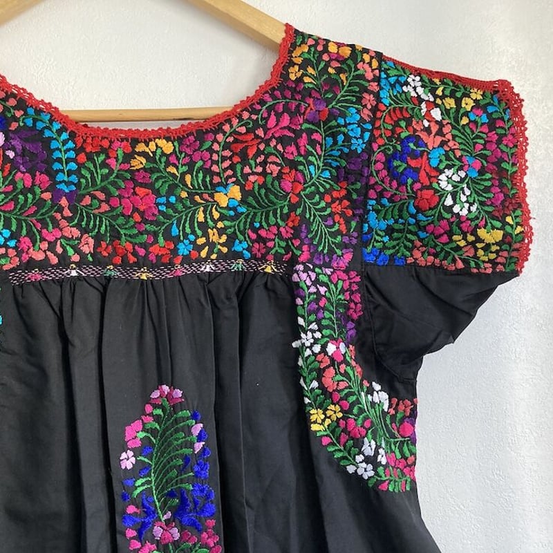 タグ付未使用✨️STUDIO PICONピッコーネアルチビオ刺繍麻混ワンピース タグ付未使用✨️STUDIO PICONピッコーネアルチビオ刺繍麻混