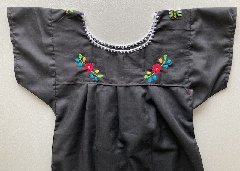 5−6歳サイズ】キッズ メキシカン刺繍のワンピース（黒）① | te to te 
