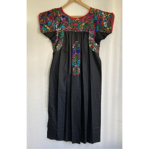 【大人サイズ】 サンアントニーノ刺繍のワンピース（黒×カラフル） 大人サイズ】サンアントニーノ刺繍のワンピース（黒×カラフル刺繍