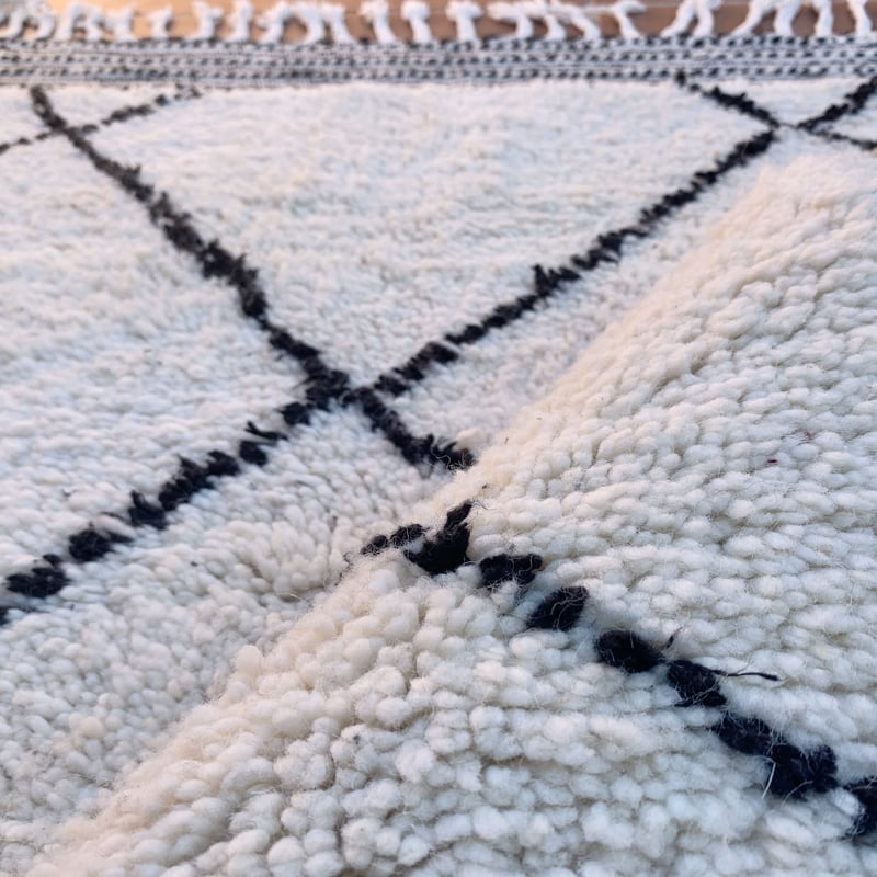 モロッコ ベニワレン ラグ 絨毯 カーペット 黒 ブラック | Boawid