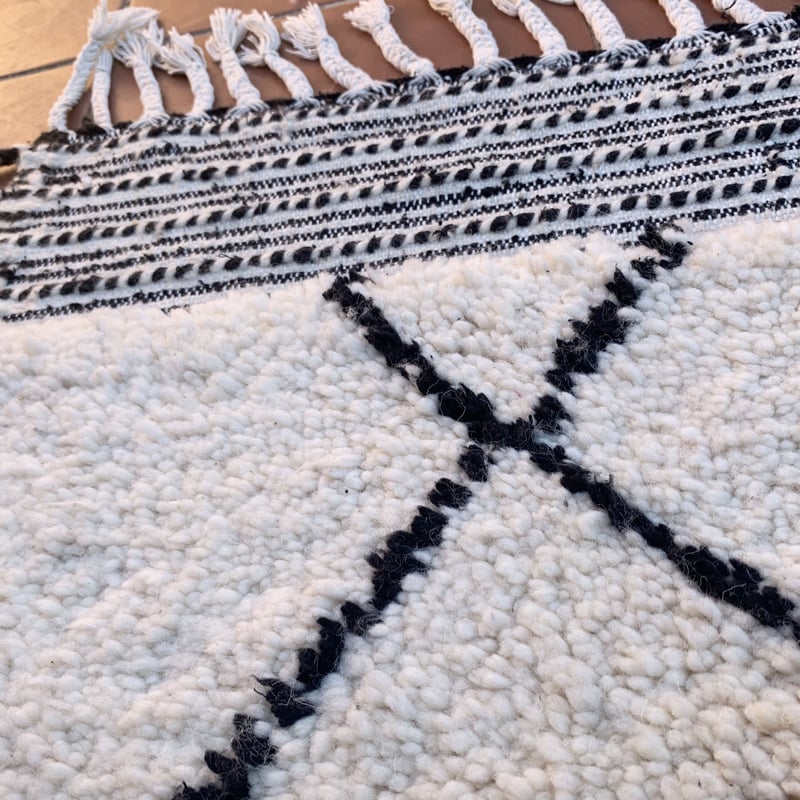 モロッコ ベニワレン ラグ 絨毯 カーペット 黒 ブラック | Boawid