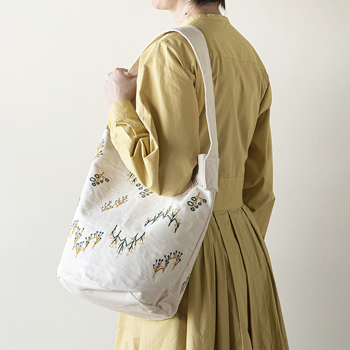 森のバケツトート / キナリ | salvia