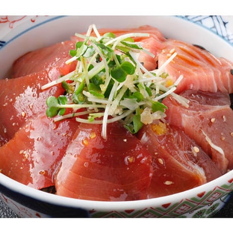 【最高級！松前町】上野屋 通販「天然本マグロ中トロ  3柵とマグロ刺身醤油セット」