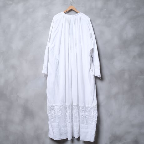 ~1930s  French Antique Linen Church Smock ①