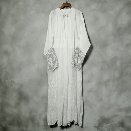 1930s French vintag Church Smock
