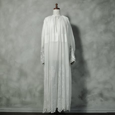 1930s French vintag Church Smock
