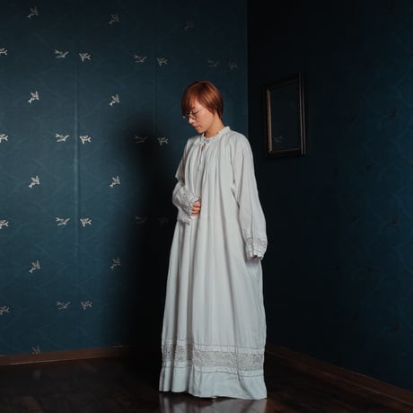 Early 1900s France  Antique Linen Church Smock 2