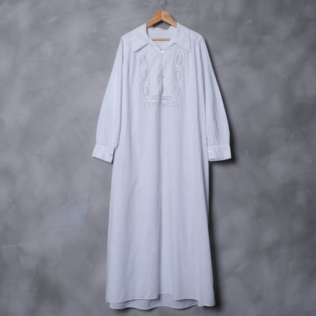 Early 1900s French Antique Cotton Night Dress ④