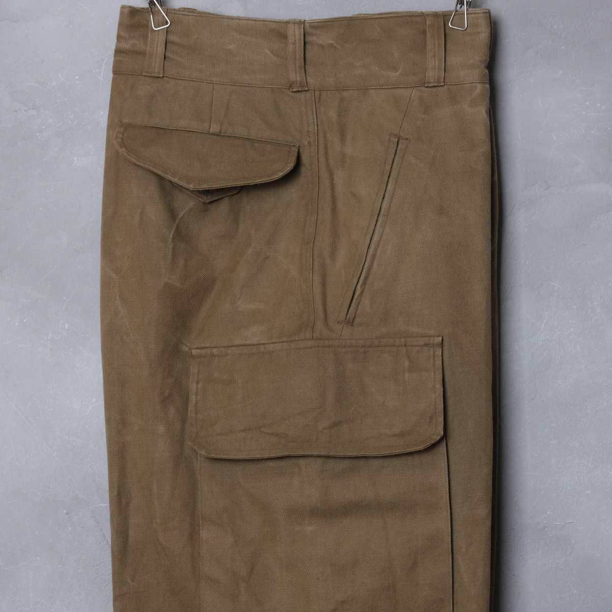 フランス軍　M47 前期　比翼タイプ　カーゴパンツ Deadstock】フランス軍 M47 カーゴパンツ 前期 比翼ボタン 49