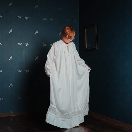 Early 1900s France  Antique Linen Church Smock 2