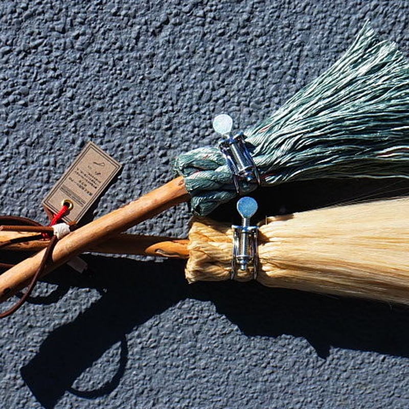 流木と汎用ロープのホウキ ＜小＞ d.灰 | TARASUKIN BONKERS