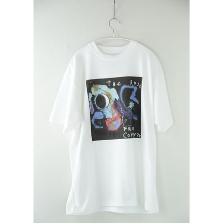T-shirt / Levi Pata