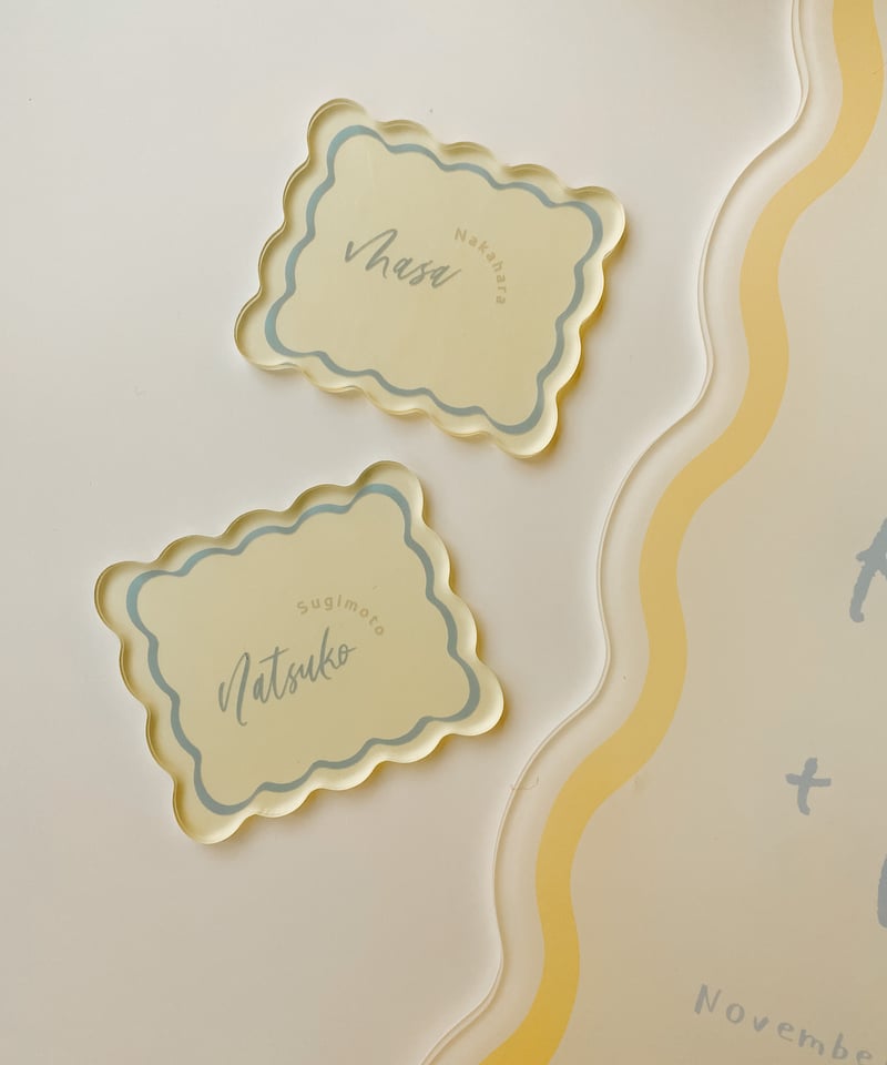 透明アクリル席札 ウェーブデザイン10枚以上から注文可能