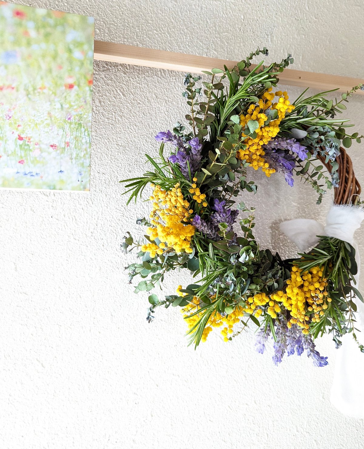 ミモザとユーカリグニー、ラベンダー、ローズマリーのハーブ香る