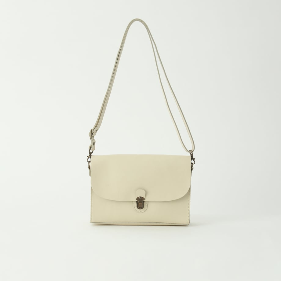 【初期サンプル】All story ポシェット バニラ　B25-14-17S179