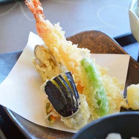 人気の高級オーガニックスパークリングワインCAVA３本セット