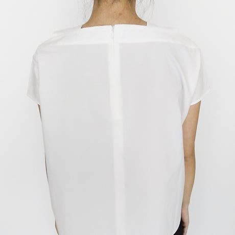 TWIST LAPEL TOP<WHITE>